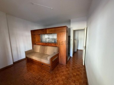 Arrendamento de apartamento T1 na Rua Comandante Germano Dias s/n