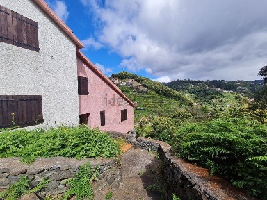 Moradia independente à venda em Caniço