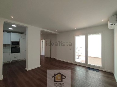 Apartamento T2 à venda na Rua Sociedade Filarmónica Incrível Almadense