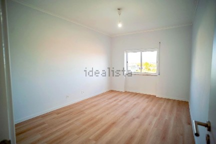 Apartamento T2 à venda na Rua paio pires futebol