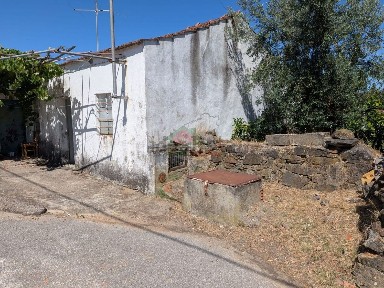 Moradia independente à venda em Vila de Rei