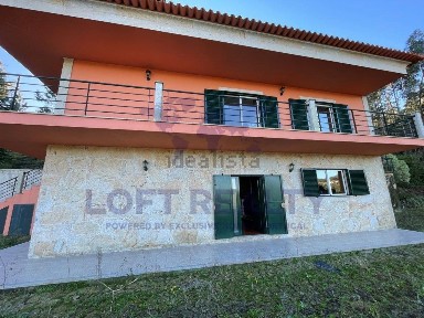 Moradia independente à venda na Travessa de Vilarelhos, 32
