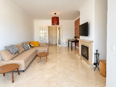 Apartamento T2 à venda na Avenida Aida, 225 a