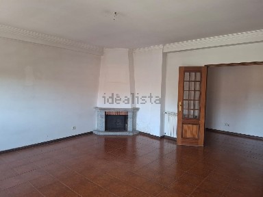 Arrendamento de apartamento T3 na Rua Coração de Jesus
