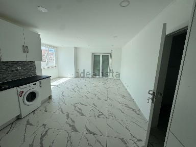 Arrendamento de apartamento T2 na Rua Gil Vicente, 31