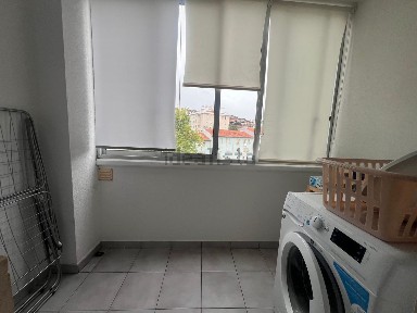 Arrendamento de apartamento T4 na Rua Arlindo Vicente