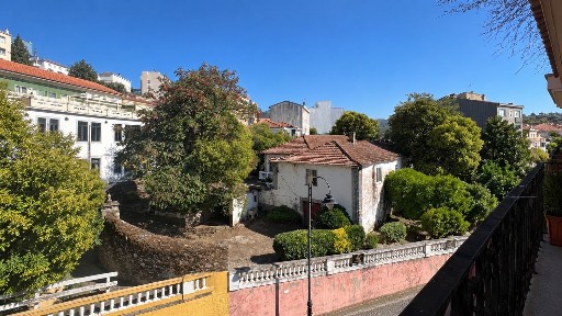 Moradia independente à venda na Rua Serpa Pinto s/n