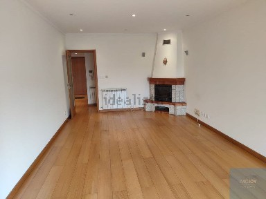Arrendamento de apartamento T3 na Rua Pascoal Fernandes, 5