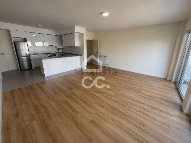 Arrendamento de apartamento T2 em Alcobaça e Vestiaria