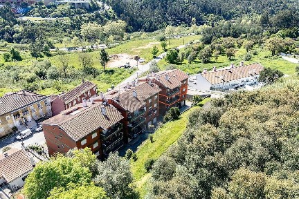 Apartamento T2 à venda na Estrada Principal da Corrente, 143