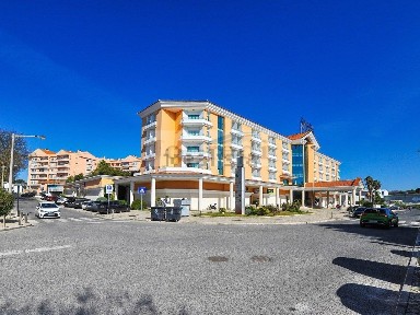 Arrendamento de apartamento T3 na Rua Infante Dom Henrique