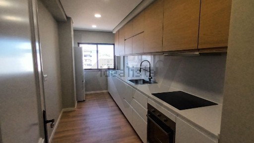Arrendamento de apartamento T2 no Alto dos Moinhos s/n