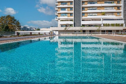 Arrendamento de apartamento T2 na Rua Tomás da Fonseca, 26