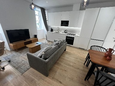 Arrendamento de apartamento T2 na Estrada de Benfica