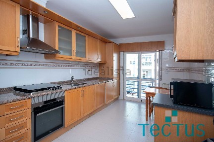 Arrendamento de apartamento T3 na Rua Ilha de São Jorge s/n