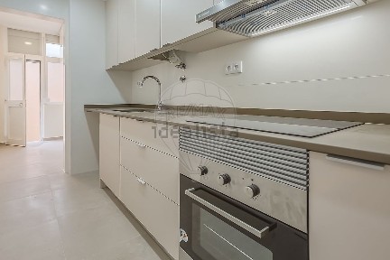 Arrendamento de apartamento T1 na Rua dos Lusíadas