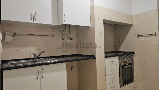 Arrendamento de apartamento T4 na Rua Pascoal de Melo