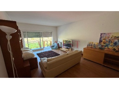 Arrendamento de apartamento T2 no Parque dos Poetas - Hospital da Luz
