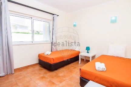 Arrendamento de apartamento T2 na Rua Jaime Palhinha