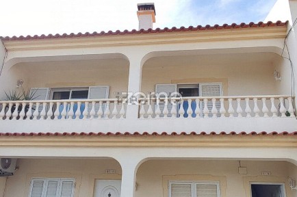 Arrendamento de apartamento T2 na Rua do Pinheiro, 1