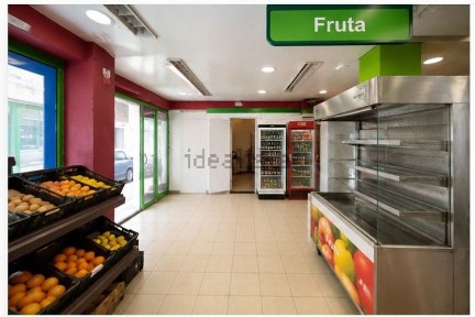Espaço comercial à venda na Estrada da Ameixoeira