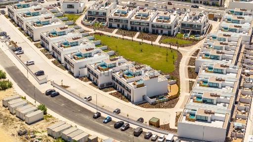 Apartamento T2 à venda na Rua Isabel Arsénio
