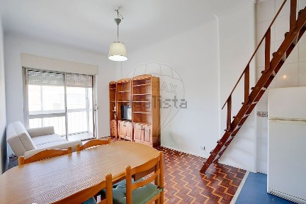 Apartamento T1 à venda na Rua General Humberto Delgado