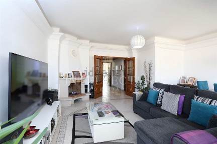 Apartamento T3 à venda na Rua Teresa Borges