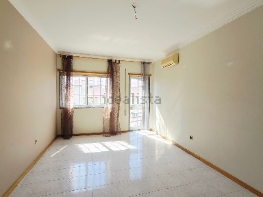 Apartamento T2 à venda na Rua Minas da Borralha