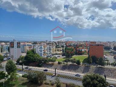 Apartamento T4 à venda no Monte Belo Norte