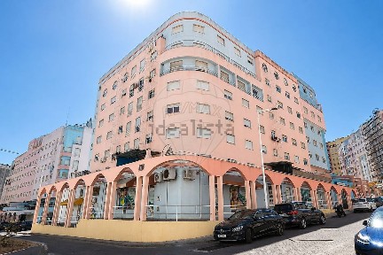 Apartamento T2 à venda na Rua Santiago Kastner, 11