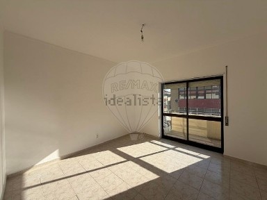 Apartamento T3 à venda na Rua Dili