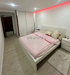 Apartamento T2 à venda na Rua Irene Nascimento