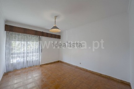 Apartamento T2 à venda na Rua Filipe Folque