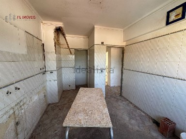 Apartamento T2 à venda na Rua Nossa Senhora Amparo, 16