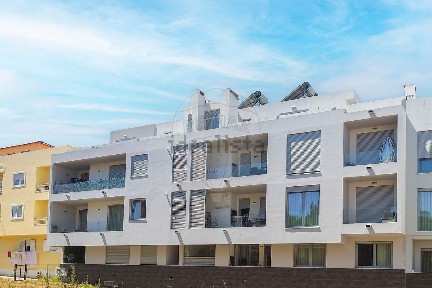 Apartamento T2 à venda na Avenida 25 de Abril