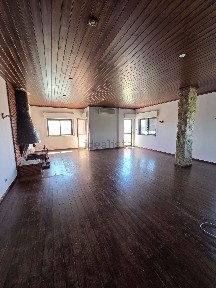 Apartamento T4 à venda na Avenida 6 de Novembro de 1836