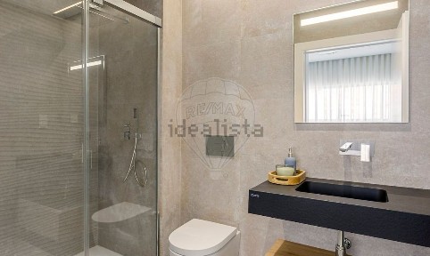 Apartamento T1 à venda na Rua Major Joaquim Preto Chagas