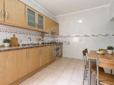 Apartamento T2 à venda na Rua Doutor Sampaio e Melo