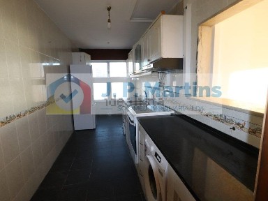 Apartamento T3 à venda na Rua Cidade de Porto de Amélia n10a