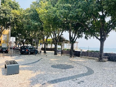 Apartamento T1 à venda na Rua de Arronches Junqueiro, 41 e 43