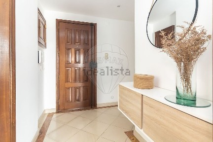Apartamento T2 à venda na Rua Adolfo Simões Muller