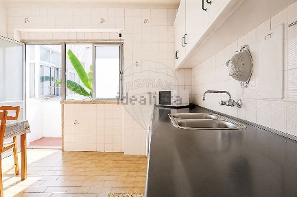 Apartamento T3 à venda na Rua da Aviação, 43