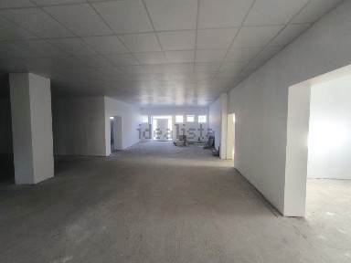 Espaço comercial à venda em Peso