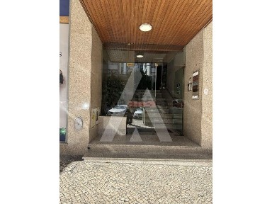 Arrendamento de espaço comercial em São João da Madeira