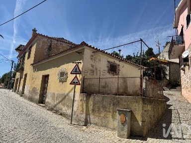 Moradia independente à venda em Pinheiros - Vale de Figueira