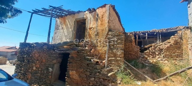 Moradia independente à venda em Mogadouro