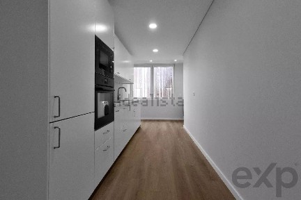 Arrendamento de apartamento T3 na Rua Estado da India, 4
