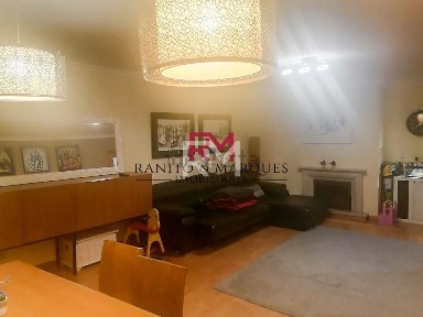 Arrendamento de apartamento T2 na Rua Alvares Cabral
