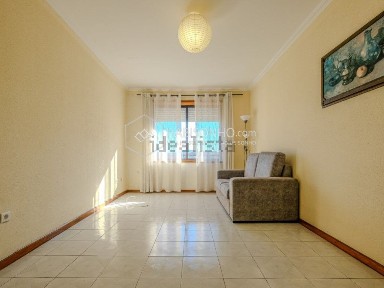 Arrendamento de apartamento T2 na Travessa Vila Cova, 171